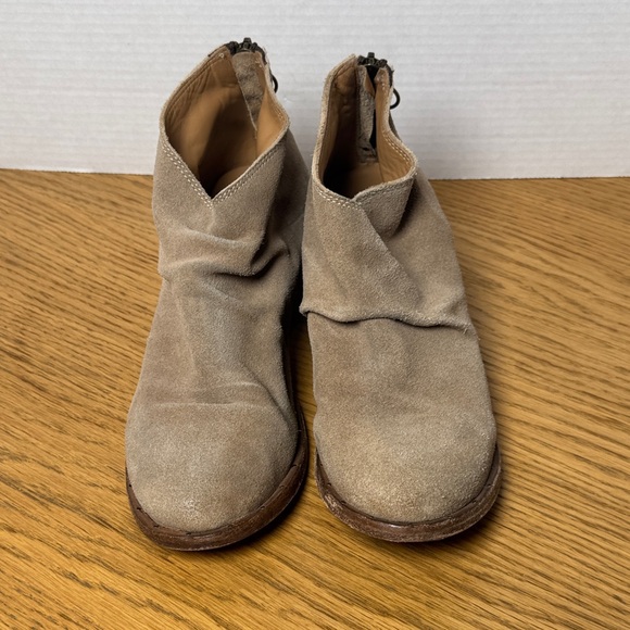 BEEK Eaglet Block‎ Heel Sone/Taupe Tan Suede Slouchy Ankle Boots Back Zip Size 9 - Picture 10 of 16